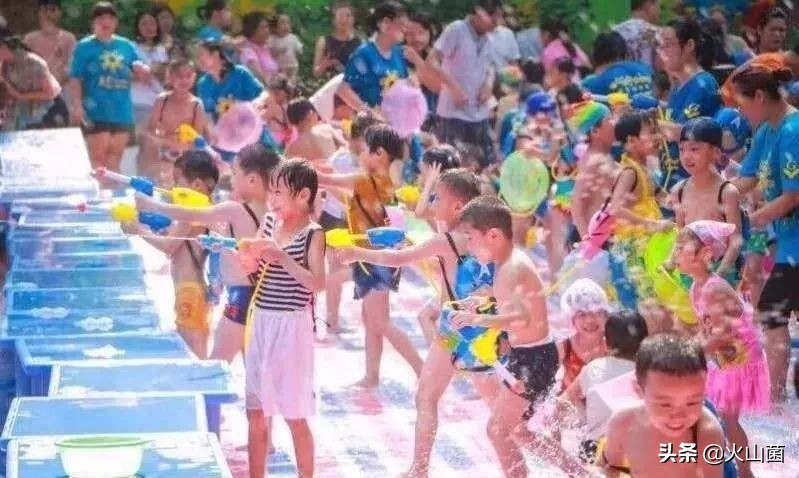 逃离高温“熔炉”，南方的夏天就该玩雪