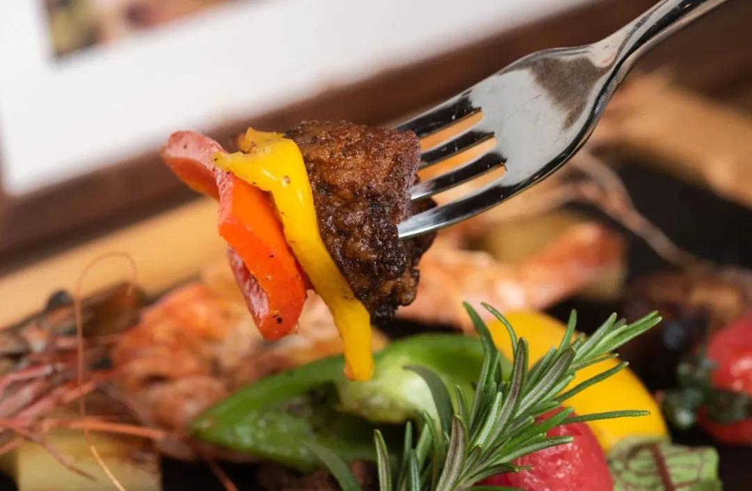 之心城这家餐厅堪称“西餐界CHANEL”,小姐姐们都抢着去