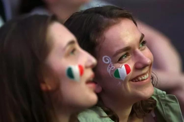 欧洲杯英格兰女球迷高清写真,欧洲杯球迷写真