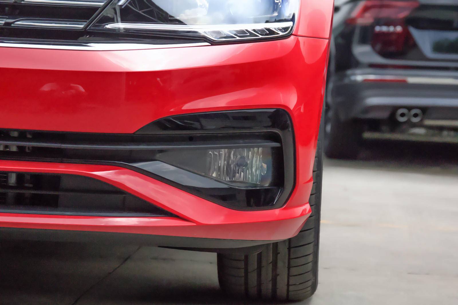 凌渡凭什么卖14万还畅销？带T油耗才5.5L，尾门竟暗示了高尔夫8