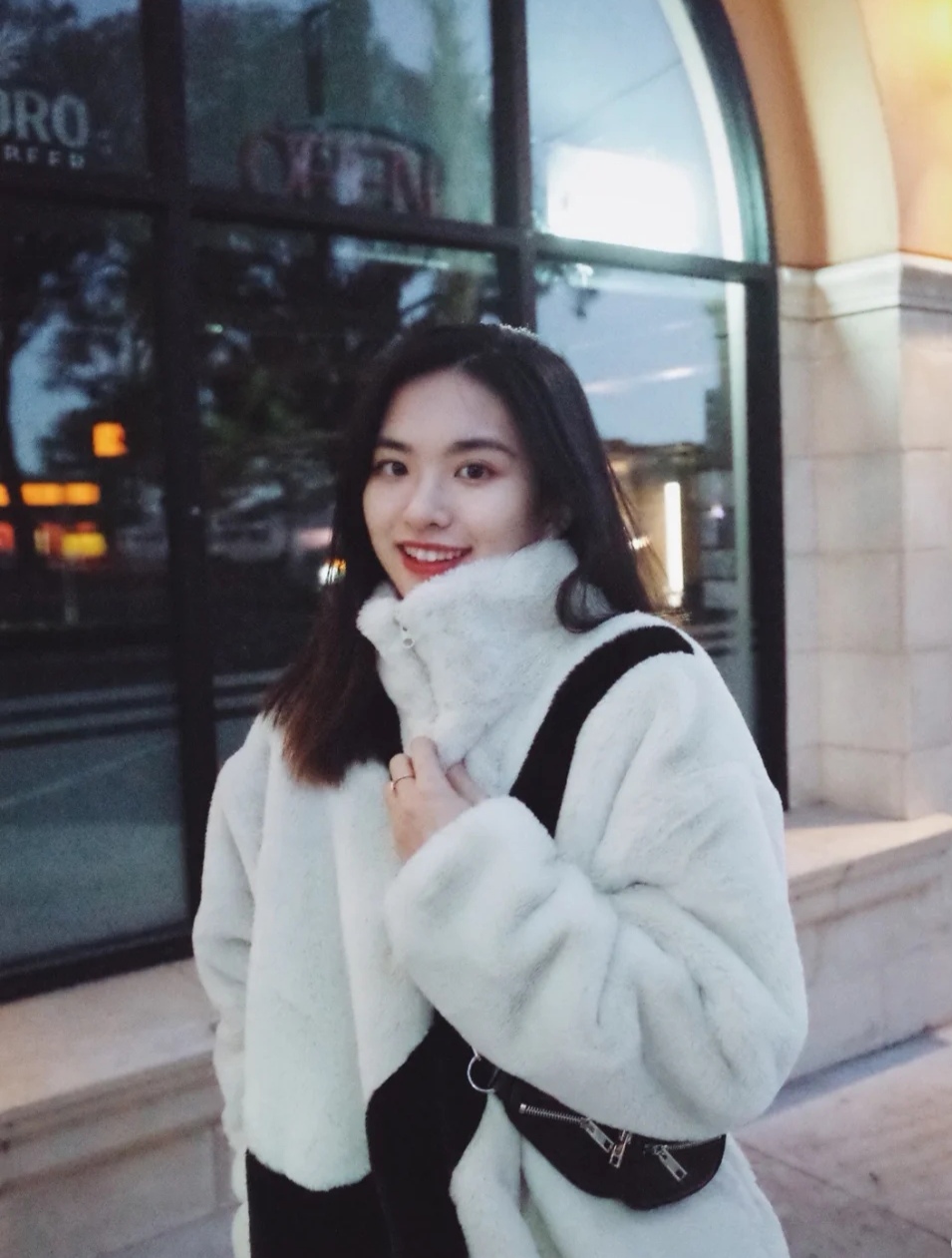 皮草外套大衣,皮草外套怎么穿出时髦感