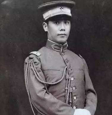 最后的皇太子袁克定：早年被指欺父误国，晚年宁吃烂菜叶不当汉奸