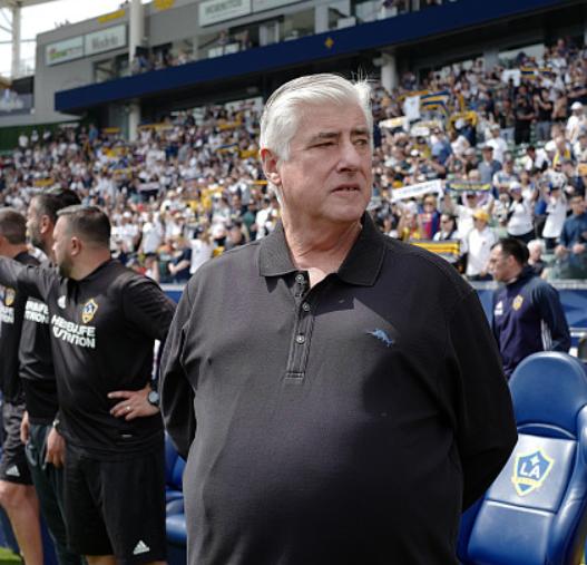 美足坛教父因病逝世率3队夺11冠3个月前还在执教伊布