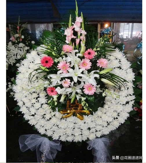 给死去的人送花圈有讲究吗,给去世的人送花圈有什么讲究