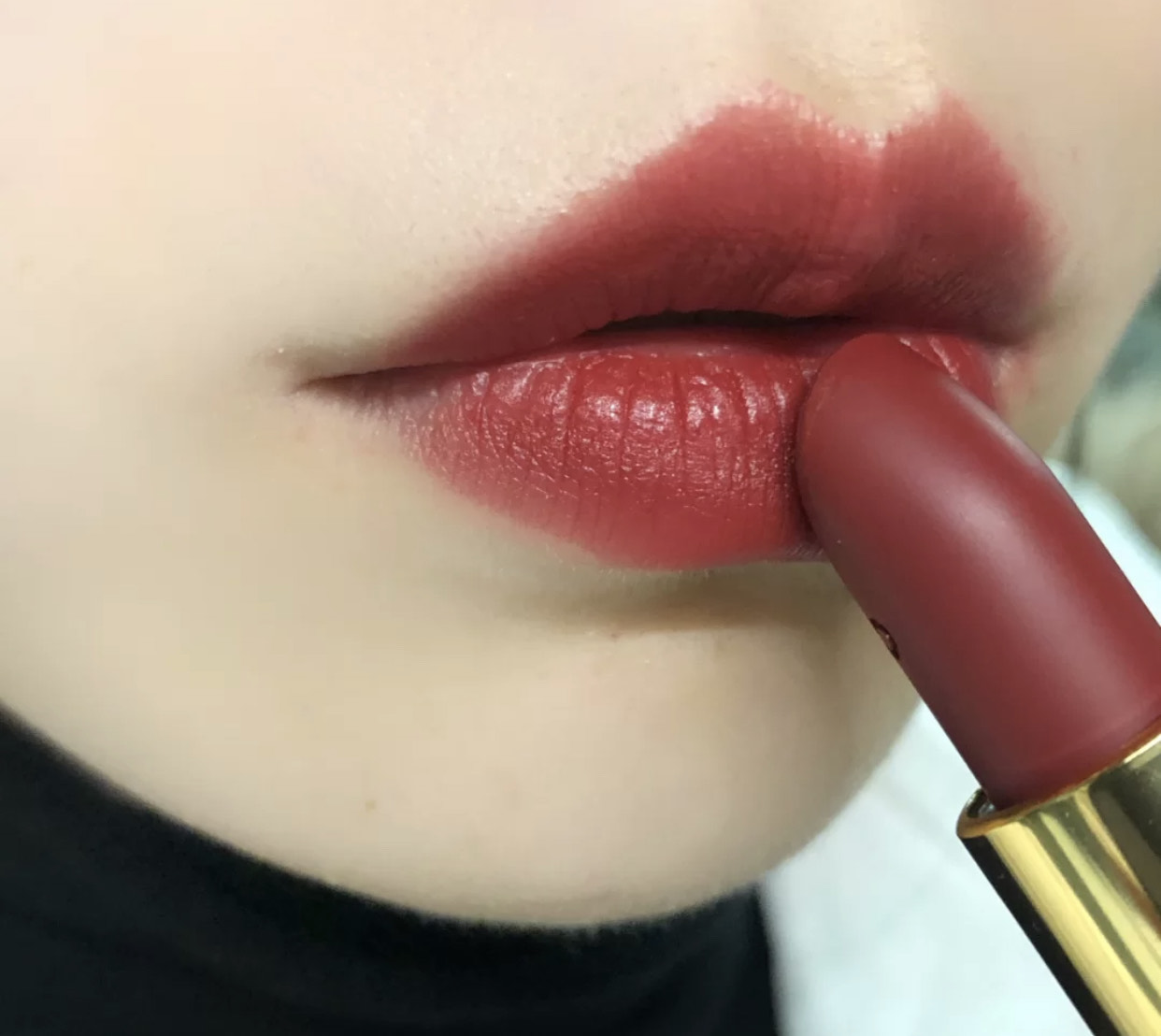 唇干唇纹深适合什么唇釉,唇纹深的女人好吗