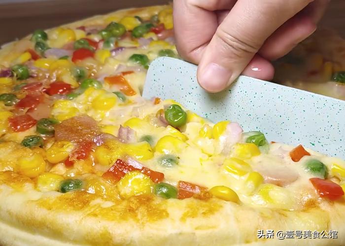 分享居家披萨饼的简单做法，鲜香拉丝，营养好吃，老少皆宜的美食