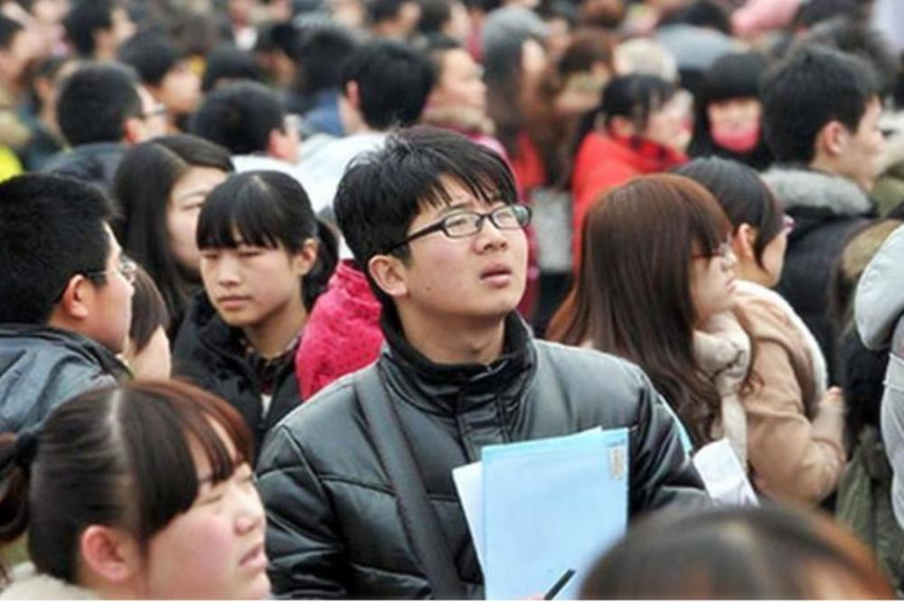 新型啃老族出现了吗,毕业找不到工作的啃老族