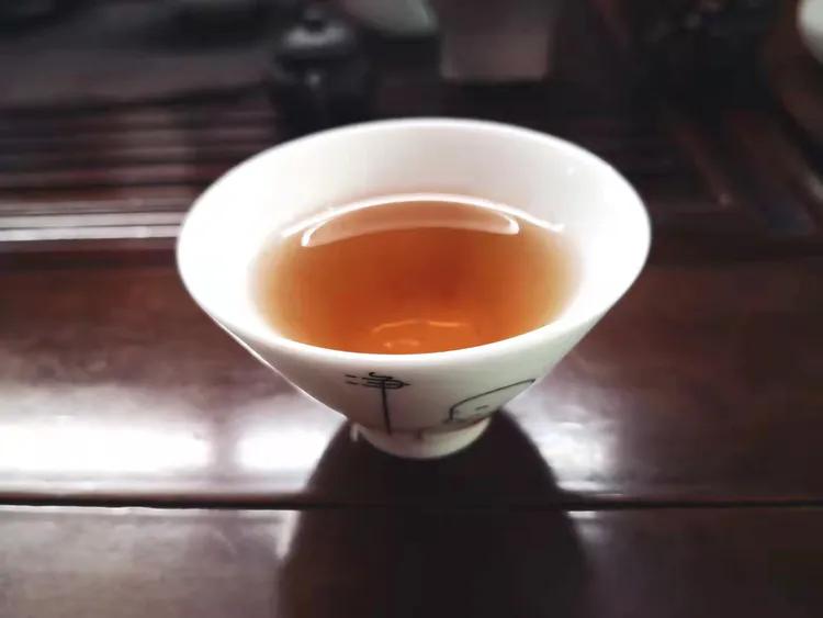 茶女,亦寒冰凝雪