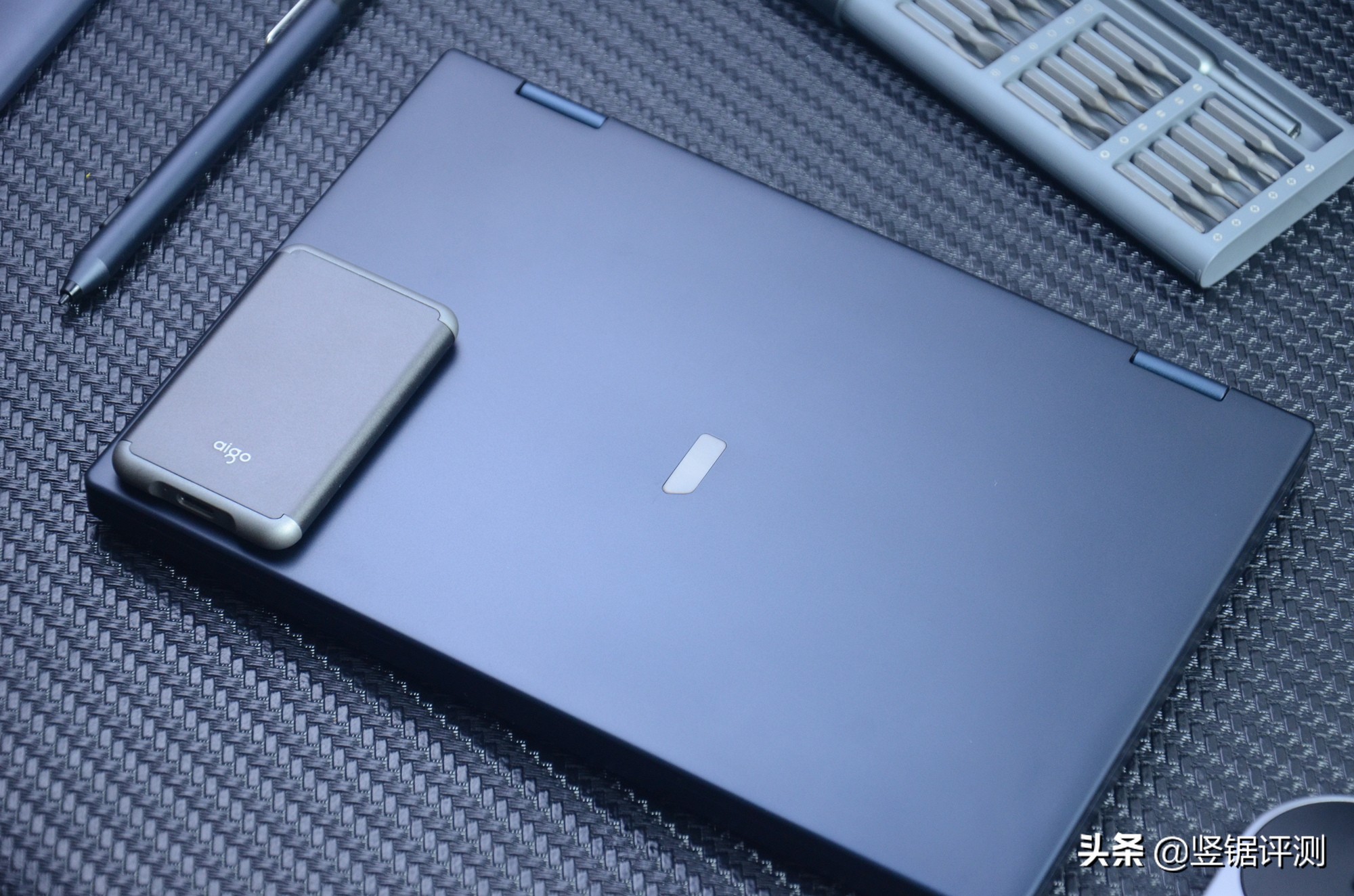 爱国者aigo2tbssd固态硬盘,aigo爱国者s7pro移动固态硬盘