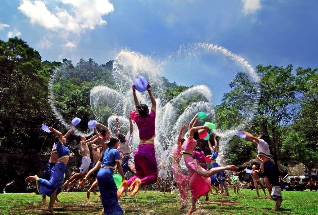 版纳泼水节安排时间表,版纳泼水节的正确打开方式