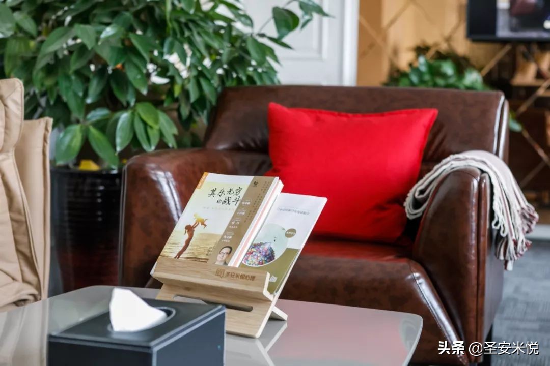 成年人的崩溃都在安静里,成年人的崩溃都是无声的大哭