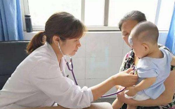 孩子鸡胸明显,孩子鸡胸特别高怎么回事