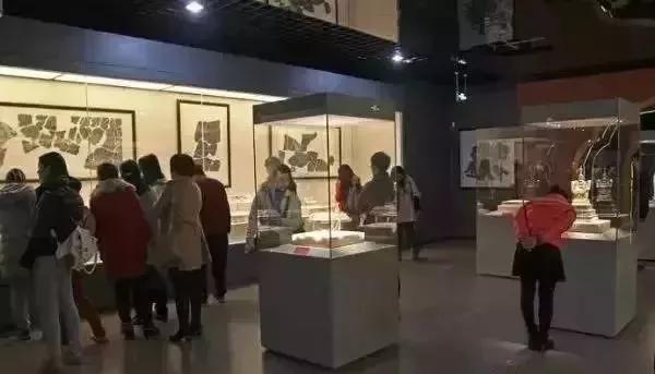 古董市场崩了价格下跌,古董地摊货源批发市场