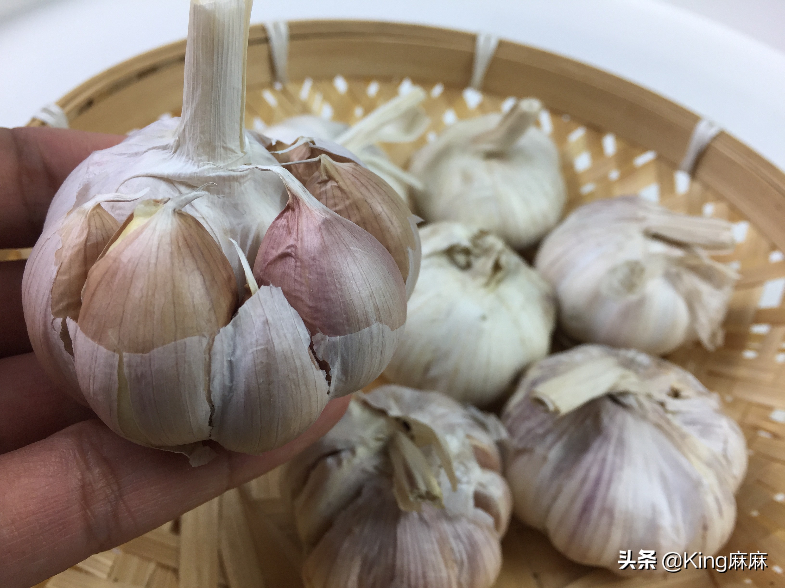 腊八蒜放盐不放糖行不行,腊八蒜又脆又绿放什么醋