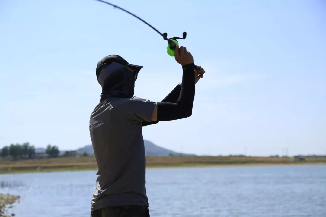 路亚钓的五种小技巧分析,钓翘嘴路亚假饵怎么选