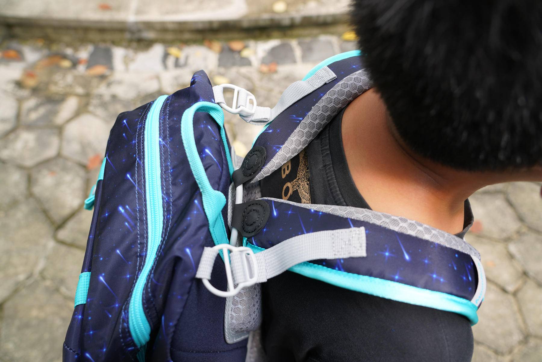 减负护脊书包比较,哪款书包减负护脊又轻便