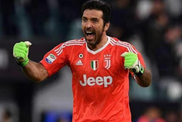 2022中超球员降薪后年薪排名,梅西年薪为什么比c罗高很多