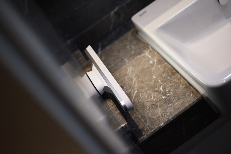 飞利浦酷毙灯吸附,智能酷毙灯可吸附