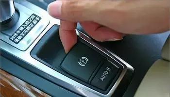 手刹冻住了怎么处理,手刹被冻住了快速解决方法