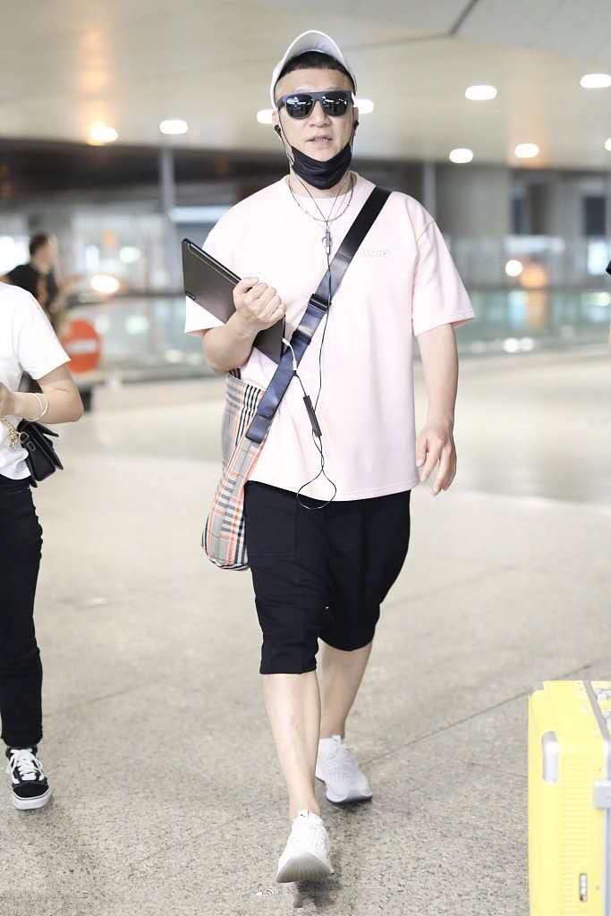 孙红雷领奖感谢母亲,孙红雷上台领奖名场面