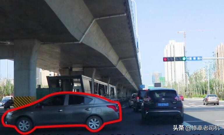 黄灯越过停止线变红灯停车会拍吗,红灯时停车后看错灯越过停止线