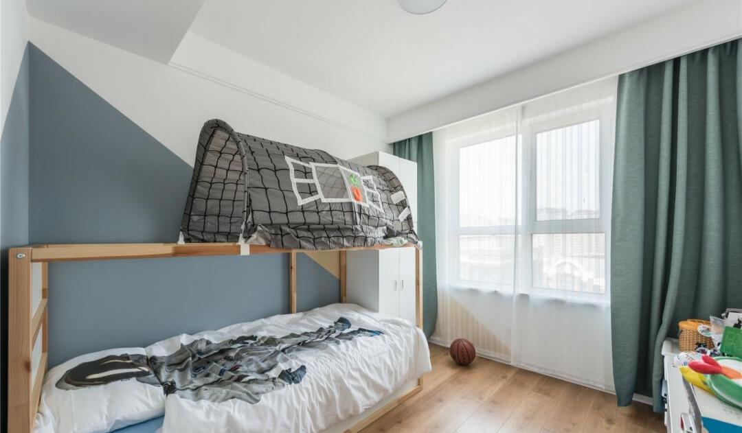 濂瑰鐨勮淇叏灞嬬畝鍗曠敾,85骞崇背鍏ㄥ眿瀹剁數瀹跺叿