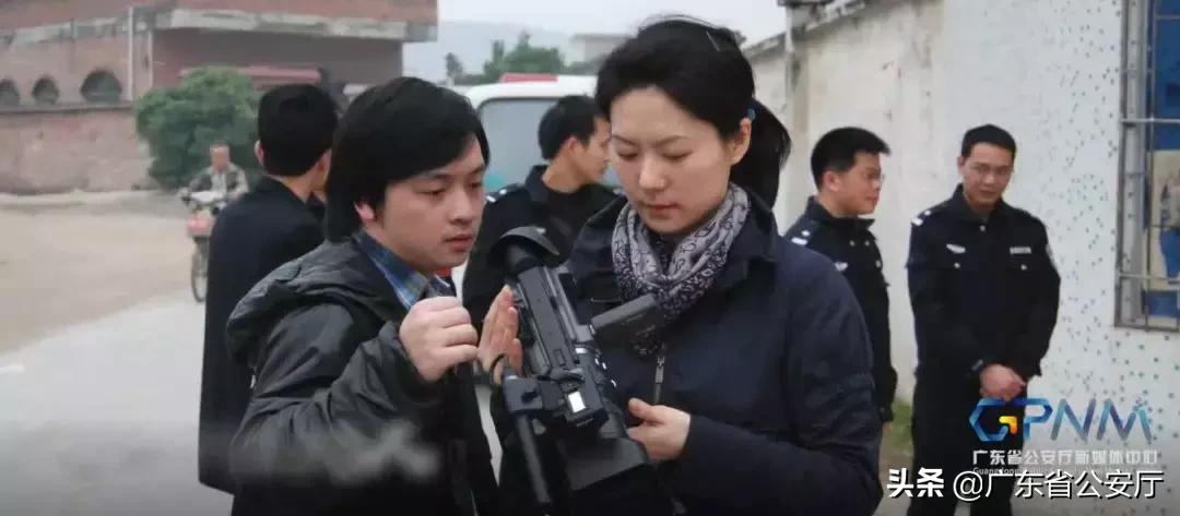 周玮:扛得起摄像机,拿得了话筒的警营宣传兵