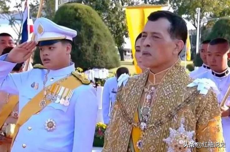 15岁提帮功早恋了？神秘女友是混血美人，网友：有玛哈国王风范