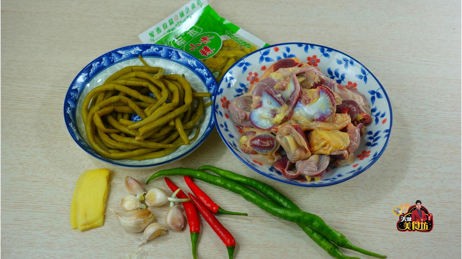 酸豆角炒鸡杂的正宗做法王刚,酸豆角爆炒鸡杂的做法