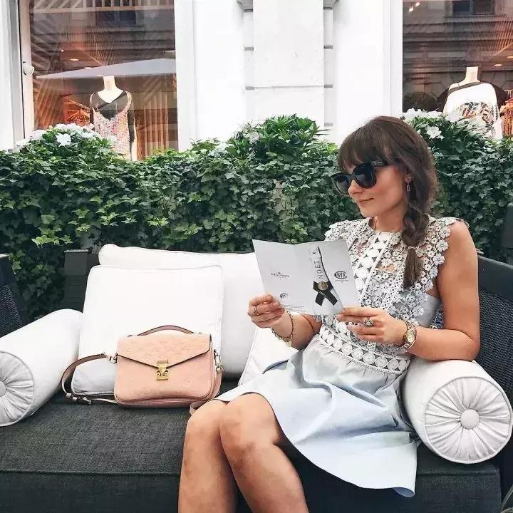 ysl和lv邮差包哪个更好,chanel和ysl包哪个好