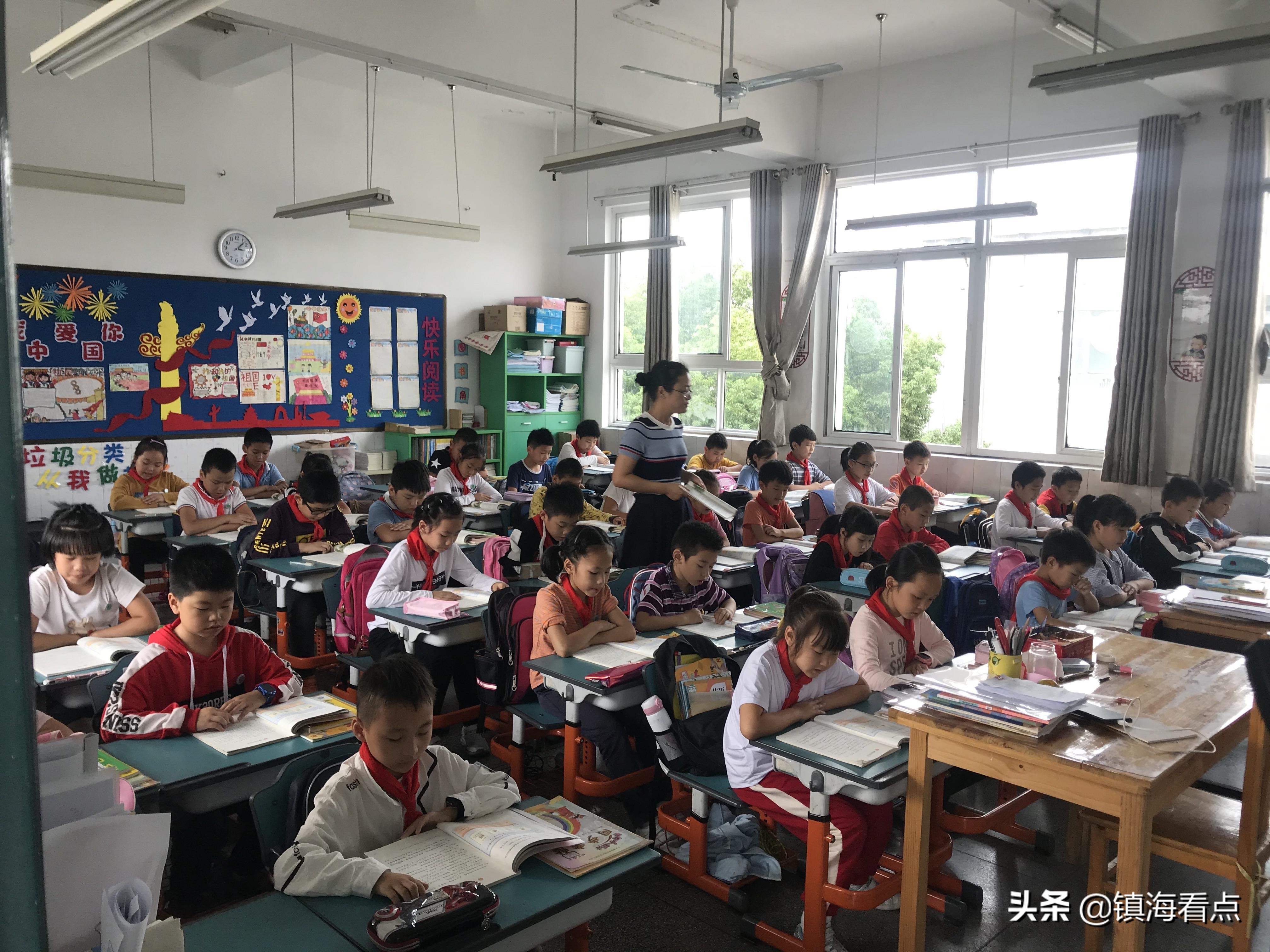 女子4年无偿献血4万毫升,一老师热心公益献血18年献血百次