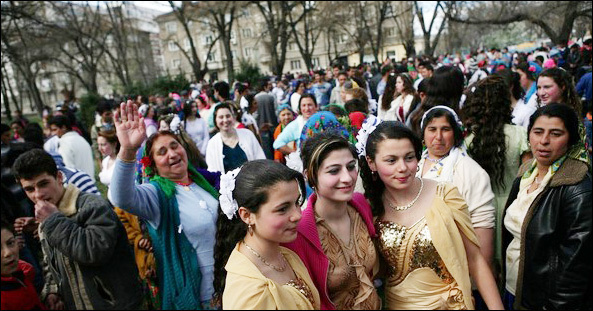 习俗丨全球唯一新娘买卖市场,丈母娘亲售女儿,价格透明亦可验身