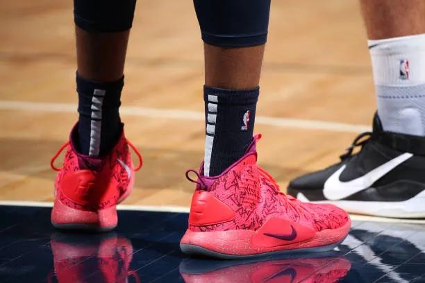 nba2019总决赛g5杜兰特上脚球鞋,nba球员上脚球鞋特雷杨2