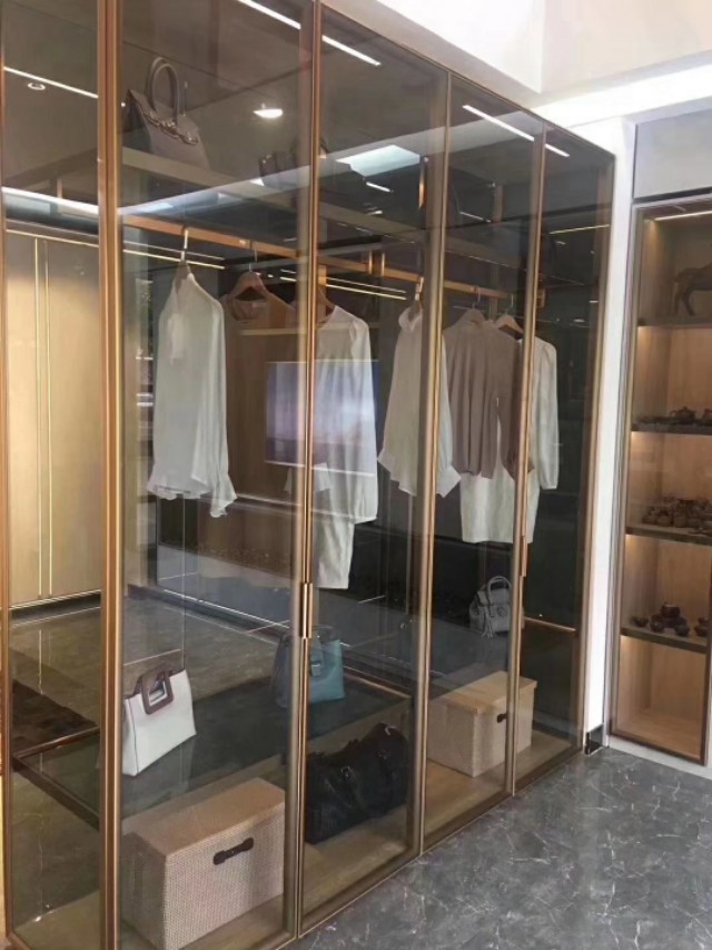 钛晶玻璃门板怎么样,钛晶玻璃门装修效果图