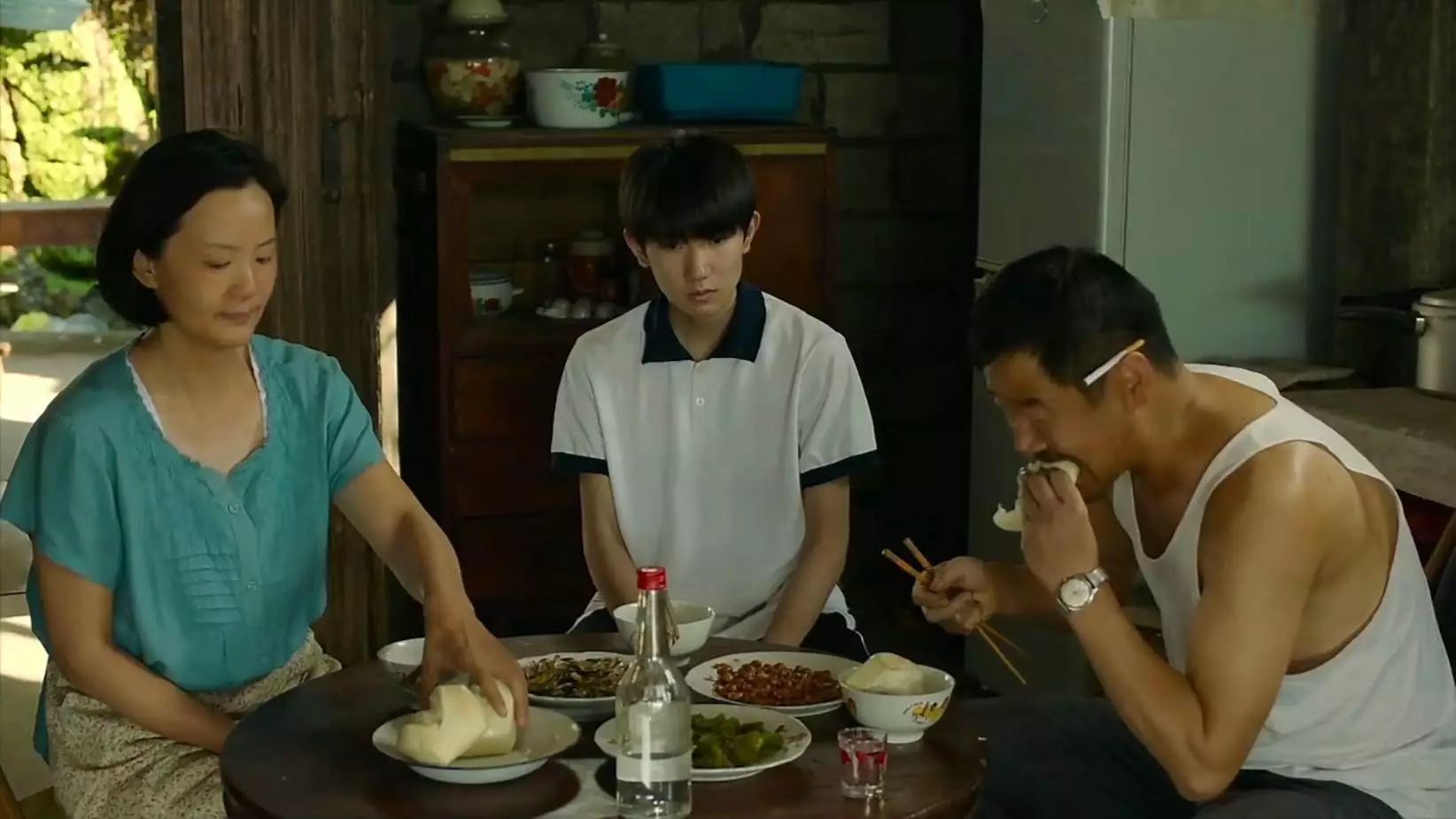 王源和欧阳娜娜演的电视剧大主宰,大主宰王源欧阳娜娜拍摄花絮害羞