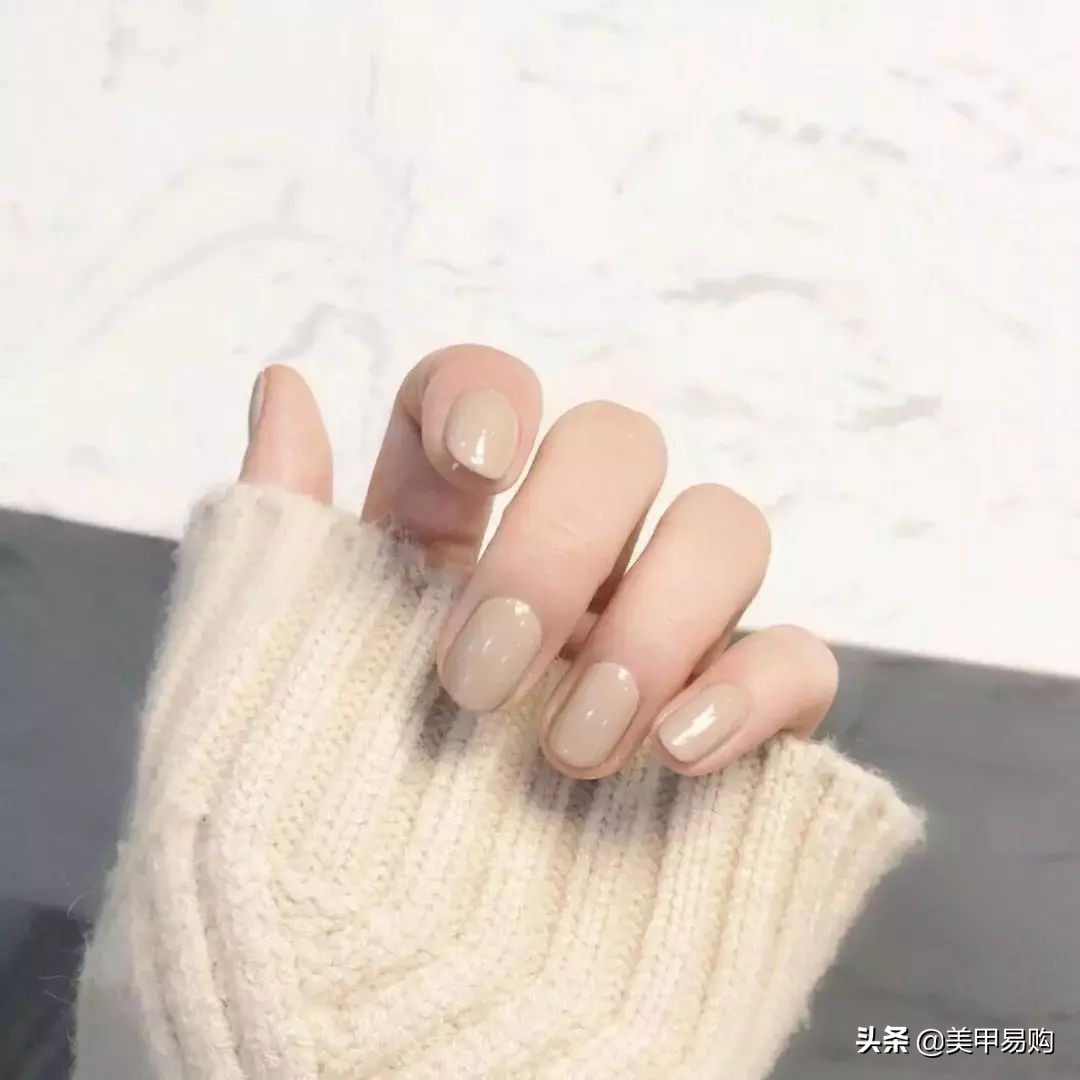 奶茶色渐变磨砂美甲,女生最爱的奶茶色系美甲来啦