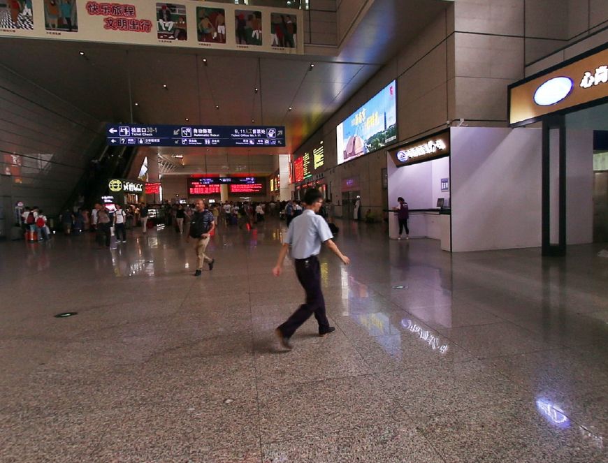 上海虹桥站对比北京南,北京南站和上海南站谁更大