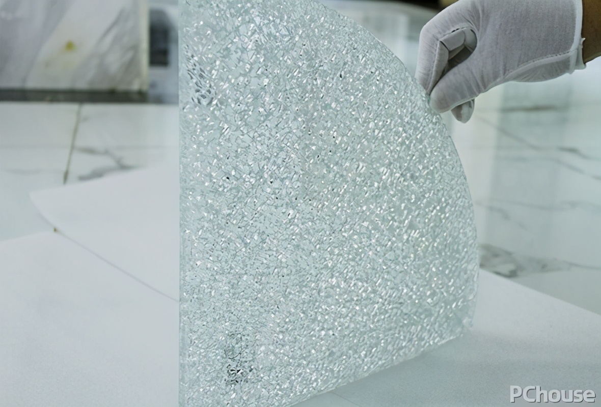 卫浴间淋浴房,扇形淋浴房跟圆弧形淋浴房哪个好