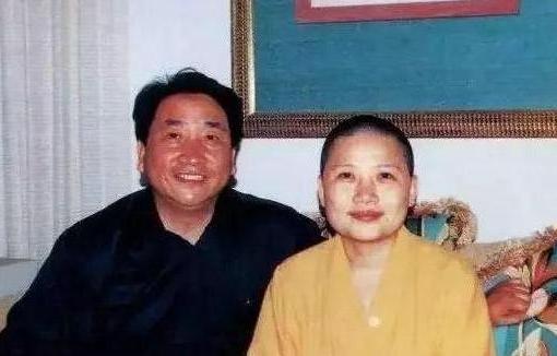 李娜当年皈依佛门到底是什么原因,李娜皈依佛门再次登台