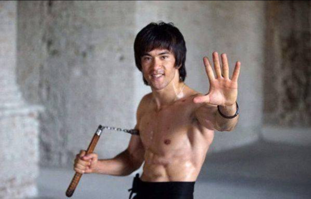 李小龙的演技怎么样,李小龙武功是不是梁小龙教的
