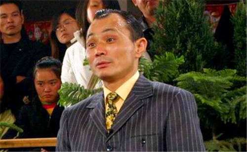 亚洲赌王身高从一米七变成一米三,亚洲赌王怎么从1米7变1米3