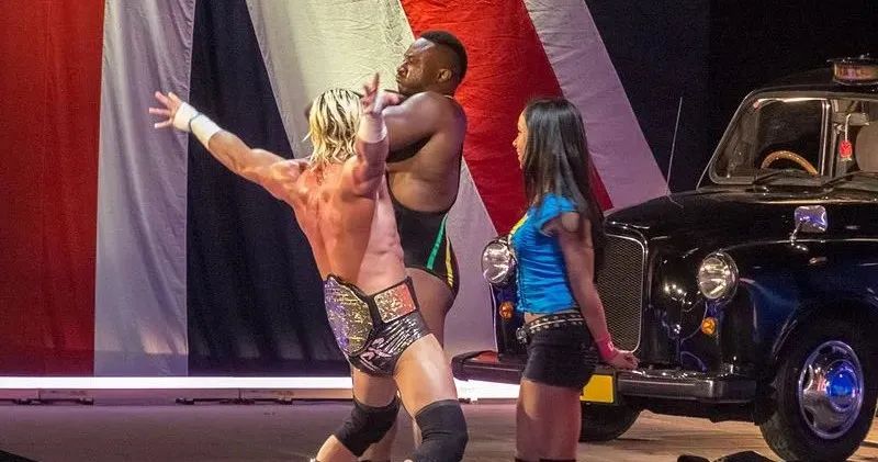 他是前洲际冠军，曾和佩奇玩PiaPiaPia，现凭一己之力单飞