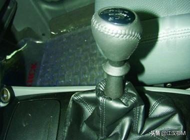 挂入倒挡上熄火会怎么样,挂入倒挡有顿挫