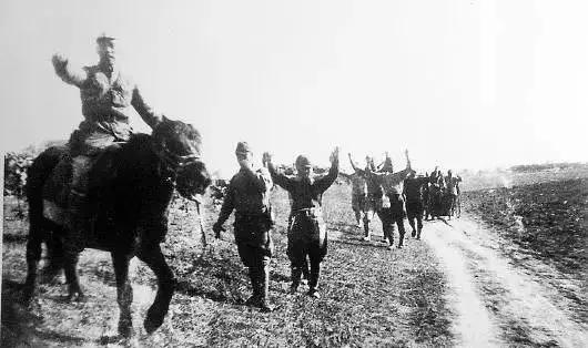 打开武侯人的“娱乐”记忆，竟然是时尚复古风的前辈