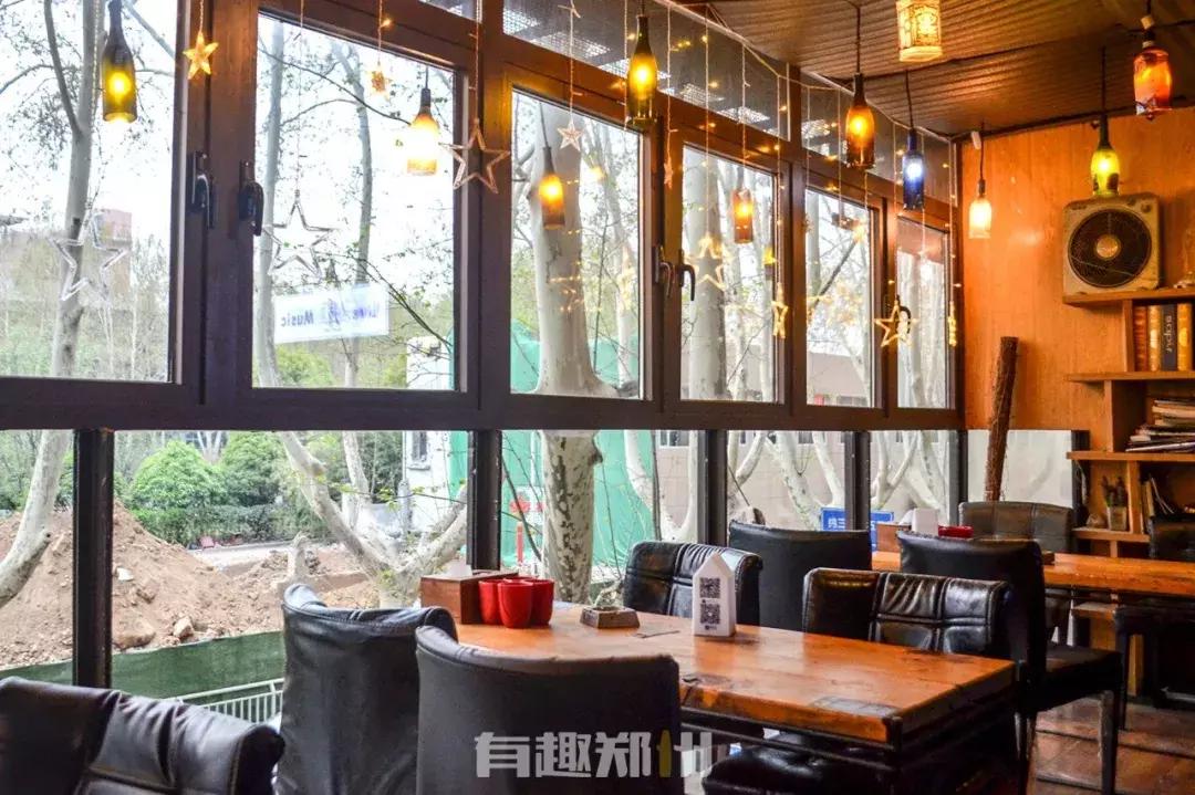 在纬一路和农科路酒吧街，嗨一场成年人的游戏