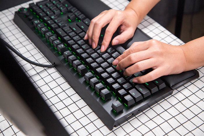 雷蛇黑寡妇精英键盘测评,黑寡妇雷蛇键盘标准版测评