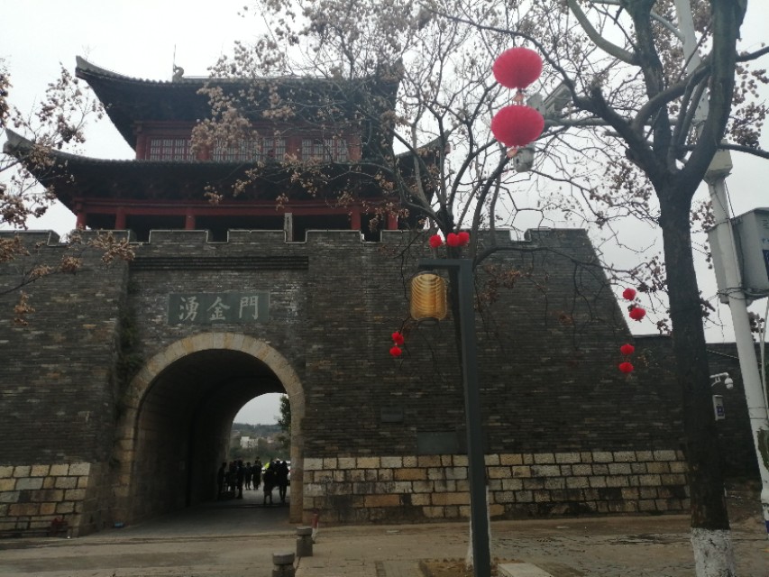 古建筑的建筑风格有哪些,按古法修建的古建筑