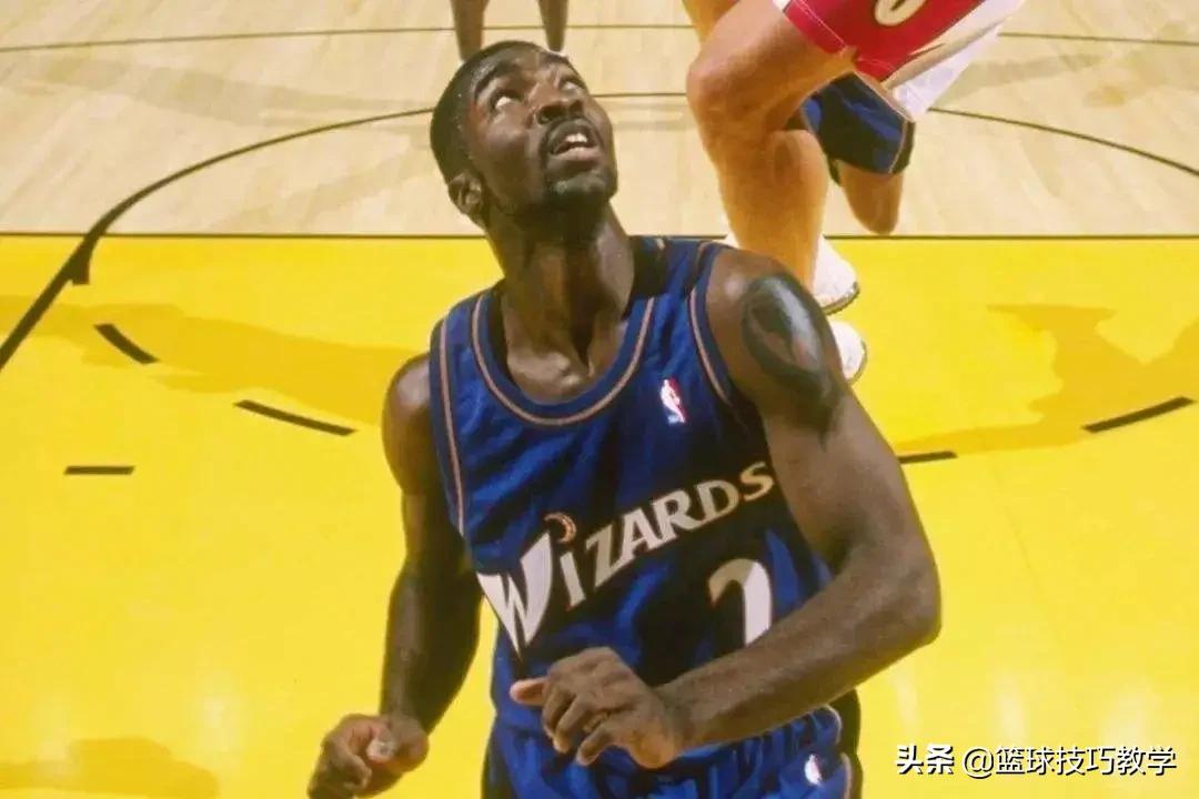 这个在CBA拿过得分王的男人，竟然还是科比的控球老师