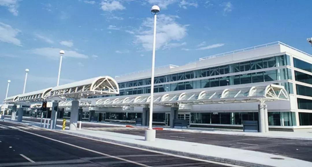 租房热门地段,破房子租五万块一个月