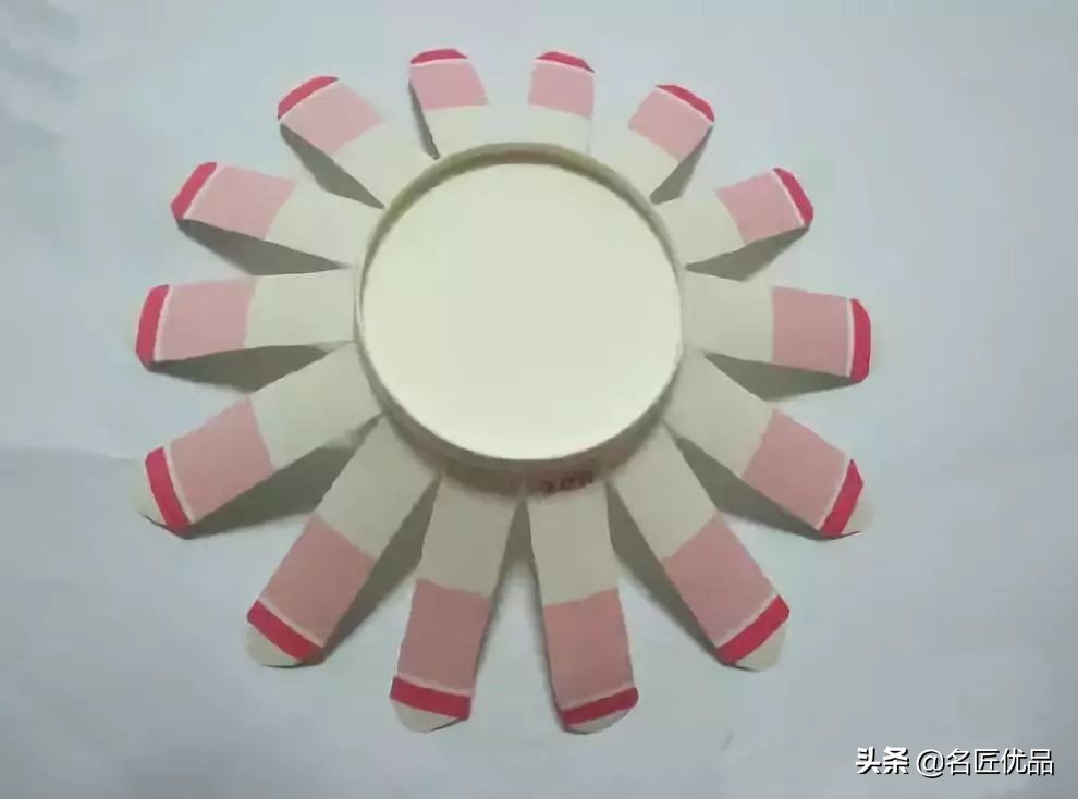 猪年手工制作纸灯笼,大红灯笼手工制作简约过年